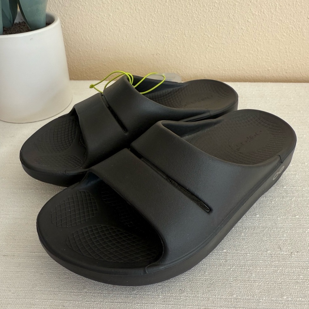 OOFOS OOFOAM Black Rubber Slide Unisex Sandals EU36 M3 W5